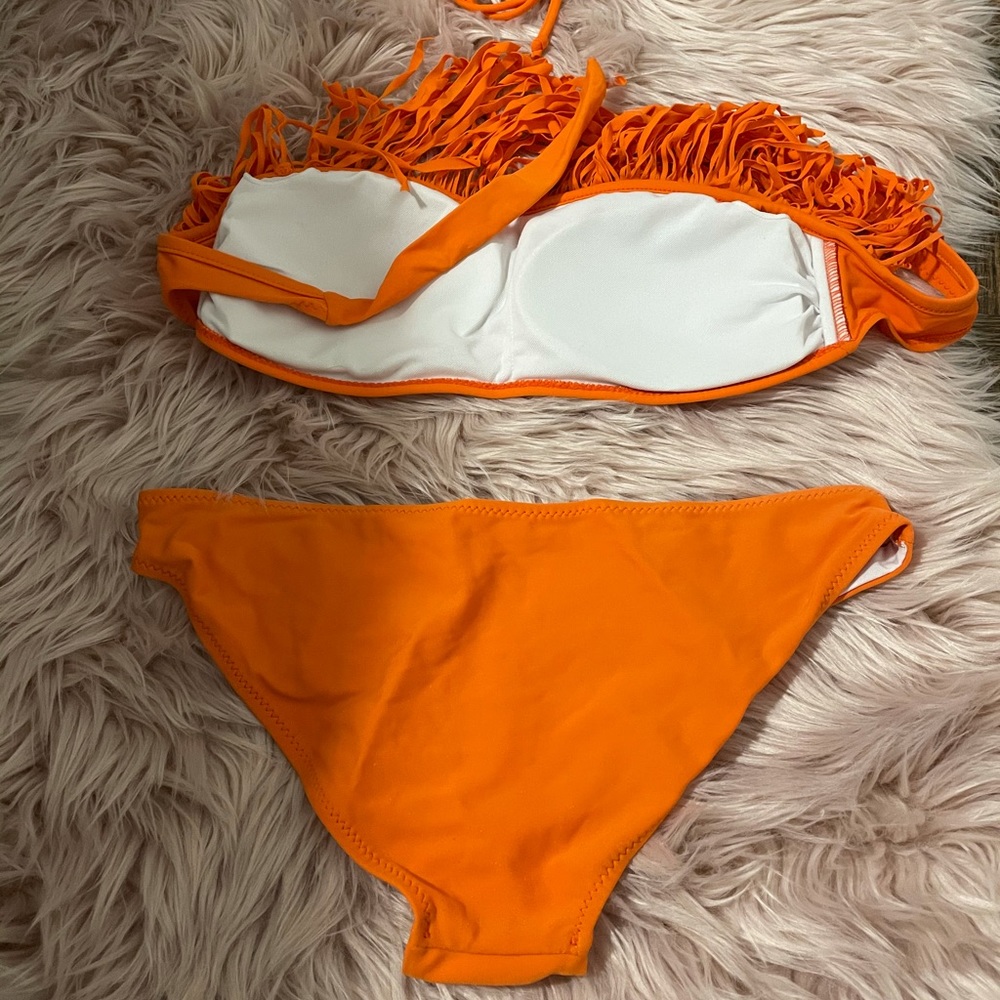 Beautiful Swimsuit Set 👙 - Picture 2 of 5